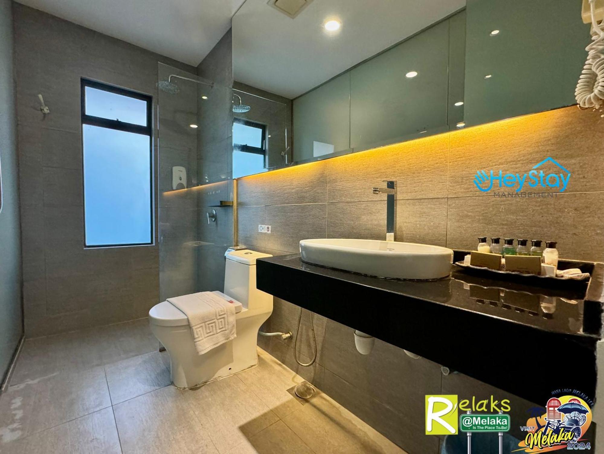 Modern Cave Guest House Walking Distance 5Mins To Jonker Malacca Eksteriør billede