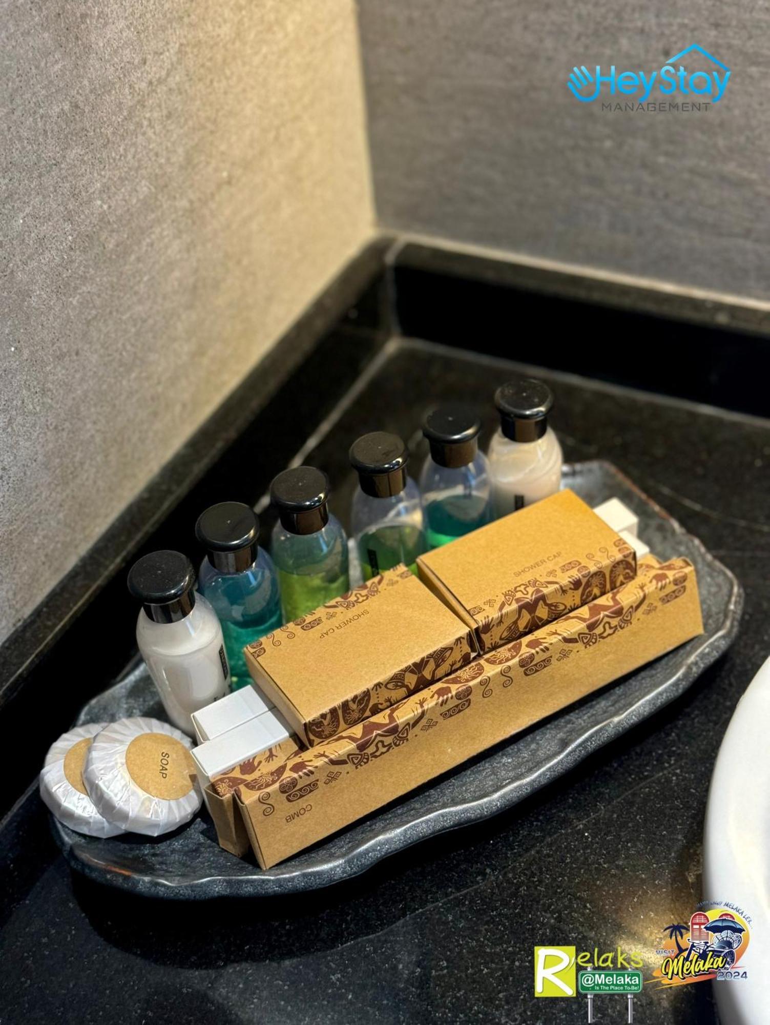 Modern Cave Guest House Walking Distance 5Mins To Jonker Malacca Eksteriør billede