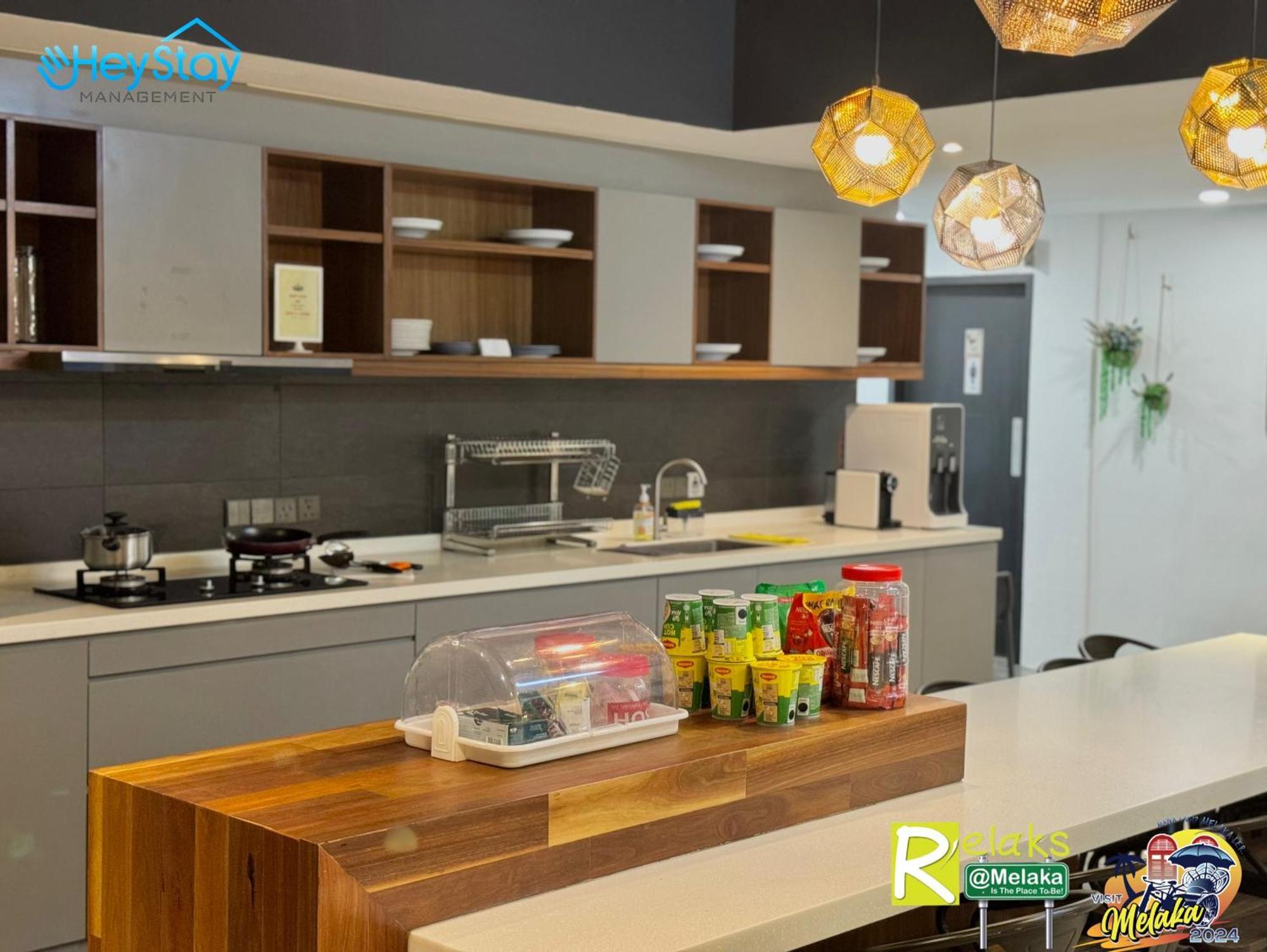 Modern Cave Guest House Walking Distance 5Mins To Jonker Malacca Eksteriør billede